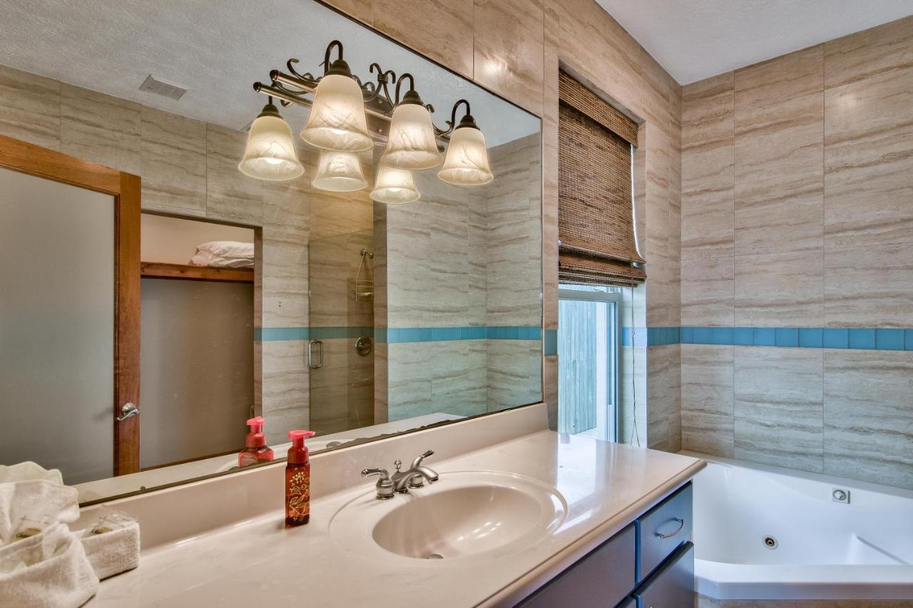 Beachcomber - Beachfront With Pool And Hot Tub - On The Beach! Panama City Beach